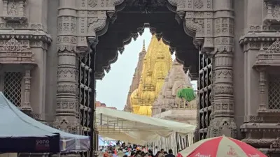भीषण गर्मी के बीच काशी विश्वनाथ धाम में उमड़ रही श्रद्धालुओं की भीड़, राहत के विशेष इंतजाम