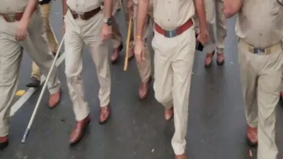 Ghazipur Crime News : गाजीपुर में नाली विवाद की पैमाइश के दौरान पुलिस टीम पर पथराव, 11 गिरफ्तार