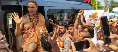 बलिया पहुंचे ज्योतिषपीठाधीश्वर स्वामी अविमुक्तेश्वरानंद सरस्वती, गौ रक्षा का दिया संदेश
