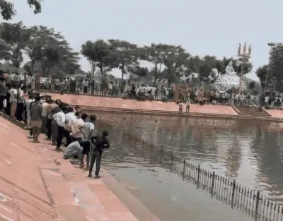 Gorakhpur News: रील बनाने के दौरान सरोवर में डूबा हाईस्कूल छात्र, चार घंटे बाद मिला शव