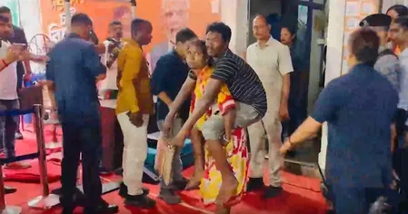 कोलकाता में सुवेंदु अधिकारी के जनता दरबार में पहुंचा दिव्यांग दंपति, मदद का मिला आश्वासन