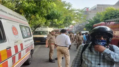 Lucknow Fire Tragedy: 14 मिनट में पहुंचीं 22 एंबुलेंस, अलर्ट मोड पर रहीं 108-102 सेवाएं; दो घायलों का इलाज जारी