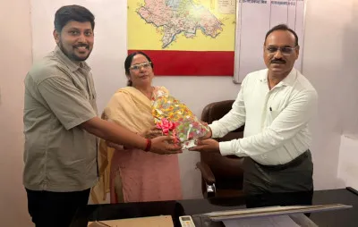 Ballia News : सीमा वर्मा ने संभाला औषधि निरीक्षक का कार्यभार, बनीं बलिया की पहली महिला ड्रग इंस्पेक्टर