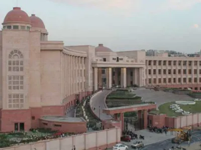 ग्राम प्रधानों को प्रशासक बनाने के आदेश पर हाईकोर्ट में चुनौती, राज्य सरकार से मांगा जवाब