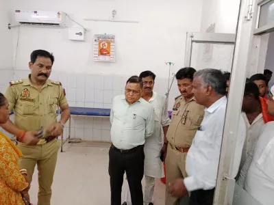 Ballia News: ट्रैक्टर की टक्कर से युवक की मौत, इलाज में लापरवाही का आरोप; जिला अस्पताल में परिजनों का हंगामा