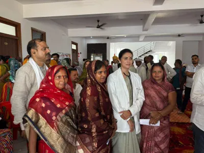 Ballia News : पूर्व प्रधानमंत्री चंद्रशेखर की स्मृति में आयोजित तीसरे स्वास्थ्य शिविर में उमड़ा जनसैलाब, 2363 मरीजों का हुआ उपचार
