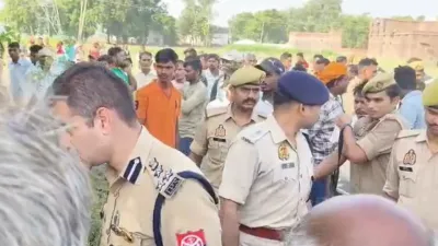 Prayagraj Triple Murder Case: चारपाई पर सो रहे एक ही परिवार के तीन लोगों की ईंट-पत्थर से कूचकर हत्या, इलाके में सनसनी