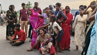 Gonda News: गोंडा में रेलवे ट्रैक के पास मिला युवक का शव, हत्या का आरोप; हाईवे पर शव रखकर परिजनों ने किया प्रदर्शन