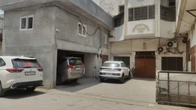 Bareilly ED Raid: बरेली में कारोबारी के ठिकानों पर दूसरे दिन भी ED की जांच जारी, GST घोटाले और मनी लॉन्ड्रिंग की पड़ताल तेज