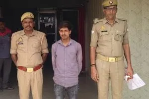 Ballia News : दुष्कर्म और पॉक्सो एक्ट के आरोपी को रेवती पुलिस ने किया गिरफ्तार