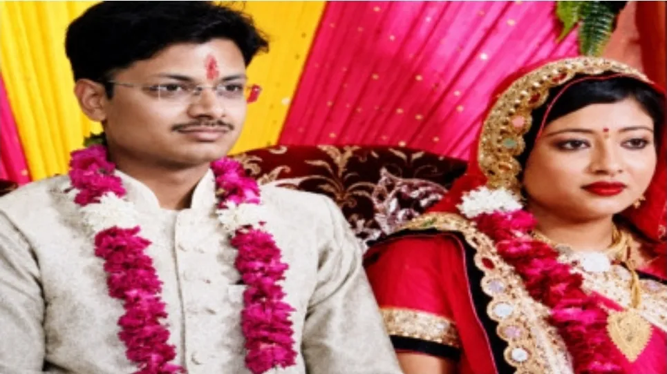 Kanpur Crime News: प्रेमी के उकसाने पर पत्नी ने की पति की हत्या का आरोप, मोबाइल पर बात करते हुए किया था चाकू से हमला