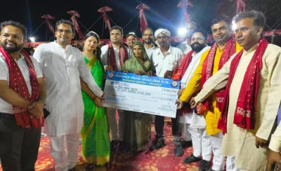 Ballia News : एनएससीटी ने कन्यादान योजना के तहत दो बेटियों के विवाह के लिए दिए 2.35-2.35 लाख रुपये
