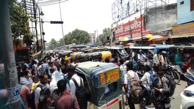 Bareilly News: पुलिस भर्ती परीक्षा के दूसरे दिन उमड़ा अभ्यर्थियों का सैलाब, पहली पाली के बाद सड़कों पर लगा जाम