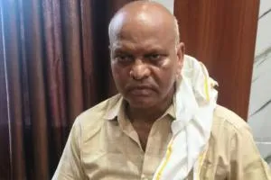 Ballia News: जमीन की पैमाइश के नाम पर रिश्वत लेते राजस्व निरीक्षक गिरफ्तार, एंटी करप्शन टीम की कार्रवाई
