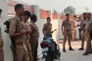 Ballia News: नवनिर्मित मकान में संदिग्ध परिस्थितियों में मिला बुजुर्ग मजदूर का शव, छानबीन में जुटी पुलिस