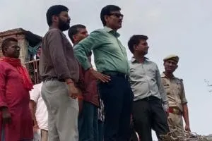 Ballia News: जिलाधिकारी ने जमुआ में अमृत 2.0 जल शोधन संयंत्र स्थल का किया निरीक्षण, 20 हजार से अधिक घरों को मिलेगा शुद्ध पेयजल
