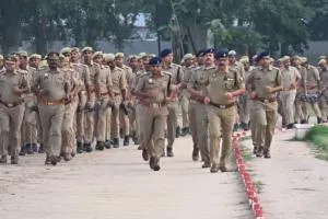 साप्ताहिक परेड में एसपी ने परखी जवानों की तैयारी, दंगा नियंत्रण उपकरणों का भी किया निरीक्षण