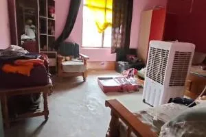 Ballia News: जंगला तोड़ घर में घुसे चोर, पांच लाख के जेवर और 15 हजार नकदी चोरी