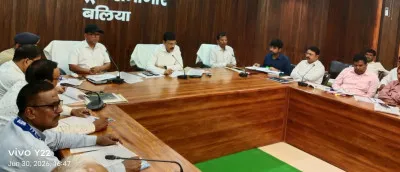 सड़क सुरक्षा समिति की बैठक में डीएम के निर्देश, ब्लैक स्पॉट चिन्हित कर लगाए जाएंगे चेतावनी बोर्ड