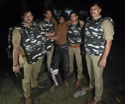 Ballia News: मुठभेड़ में पांच अंतरराज्यीय वाहन चोर गिरफ्तार, एक के पैर में लगी गोली