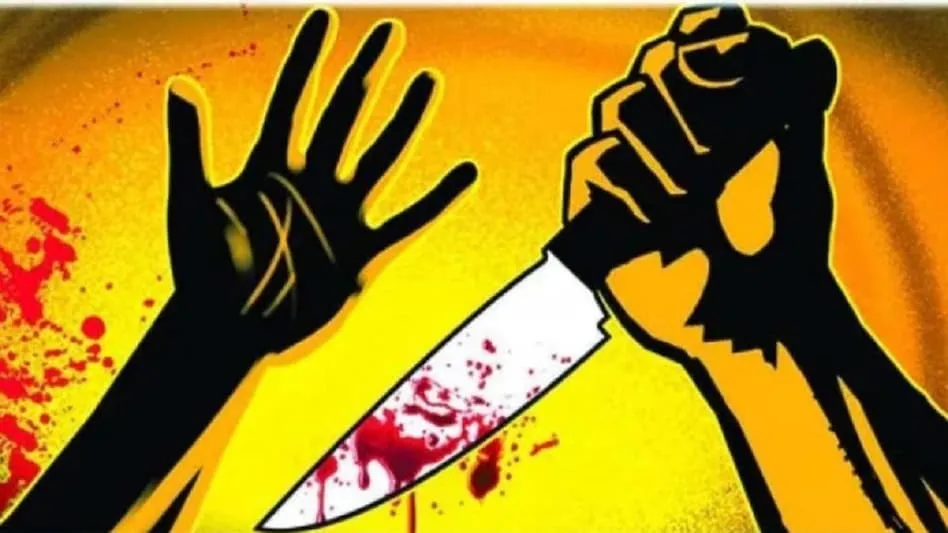 बलिया: सीएचसी सीयर में दामाद ने ससुर पर किया चाकू से हमला, बचाने पहुंची बेटी भी घायल