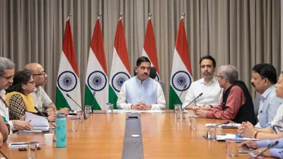 प्रह्लाद जोशी को शिक्षा मंत्रालय का अतिरिक्त प्रभार, धर्मेंद्र प्रधान का इस्तीफा स्वीकार