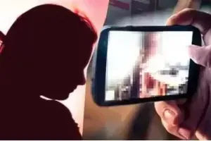 Ballia News : AI से युवती की अश्लील फोटो-वीडियो बनाकर सोशल मीडिया पर किया प्रसारित, मंगेतर के नाम से बनाई फर्जी Instagram ID