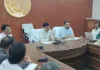 बलिया डीएम की बैठक से तीन अफसर गैरहाजिर, मांगा स्पष्टीकरण