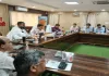 डीएम ने स्वास्थ्य योजनाओं की समीक्षा की, कहा- समय पर मिले वेतन और मानदेय