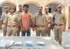 25 हजार का इनामी बदमाश गिरफ्तार, लूट का सामान और तमंचा बरामद