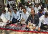 प्रधानमंत्री की अपील के विरोध में लखनऊ में सर्राफा व्यापारियों का सांकेतिक धरना