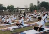 Ballia News: अंतरराष्ट्रीय योग दिवस पर पुलिस लाइन में भव्य आयोजन, परिवहन मंत्री दयाशंकर सिंह ने किया योगाभ्यास