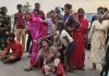 Gonda News: गोंडा में रेलवे ट्रैक के पास मिला युवक का शव, हत्या का आरोप; हाईवे पर शव रखकर परिजनों ने किया प्रदर्शन