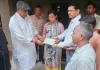 बलिया: हाईटेंशन करंट हादसे के पीड़ित परिवार को ₹10 लाख की सहायता, सीमा यादव को सौंपा गया चेक
