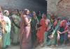 आजमगढ़ में दिल दहला देने वाली घटना: दो मासूम बेटों को पोखरे में फेंका, बेटी ने बचाई जान; मां अस्पताल में भर्ती