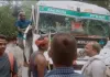 बलिया: एनएच-31 पर दो गिट्टी लदे ट्रकों की भिड़ंत, चालक गंभीर घायल