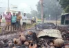 बलिया: मझौवां में अराजक तत्वों ने दो जगह लगाई आग, कई झोपड़ियां और हजारों का सामान जलकर राख