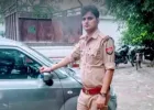 UP News : फर्जी दरोगा बनकर लोगों पर रौब जमाता था सब-इंस्पेक्टर का बेटा, शाहजहांपुर पुलिस ने किया गिरफ्तार