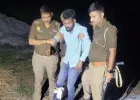 Ballia Encounter: पुलिस मुठभेड़ में हत्यारा अभिनंदन गिरफ्तार, पैर में लगी गोली