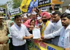 स्मार्ट मीटर के विरोध में आप कार्यकर्ताओं का प्रदर्शन, राज्यपाल को ज्ञापन