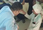 Jalaun News : जालौन में आईएएस अधिकारी की संवेदनशीलता ने जीता दिल, दिव्यांग फरियादी की बात सुनने जमीन पर बैठे