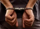 Ballia News : महिलाओं पर फब्तियां कस रहे युवक को पुलिस ने पकड़ा