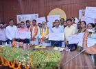 बलिया में अंशकालिक अनुदेशकों का सम्मान समारोह आयोजित, वितरित किए गए मानदेय के प्रतीकात्मक चेक