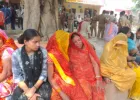Ballia News : प्रसव के दौरान महिला की मौत, लापरवाही के आरोप पर PHC में हंगामा