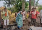 Ballia News : चूल्हे की चिंगारी से लगी आग, तीन परिवारों की गृहस्थी राख