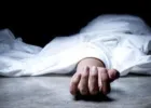 Ballia News : बलिया में खेत के पास मिला अधजला शव, आग बुझाने के दौरान हादसे की आशंका