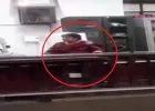 Varanasi News: जिला न्यायाधीश की कुर्सी पर बैठी महिला, खुद को जज बताकर देने लगी निर्देश