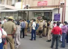 Lucknow Fire Tragedy: ट्रॉमा सेंटर में गूंजी चीखें और सिसकियां, अपनों की तलाश में भटकते रहे परिजन