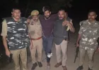 Ballia News : 25 हजार के इनामी बदमाश को पुलिस ने मुठभेड़ में दबोचा, पैर में लगी गोली