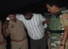 Ballia News: पुलिस मुठभेड़ में संदिग्ध गोतस्कर गिरफ्तार, जवाबी कार्रवाई में पैर में लगी गोली